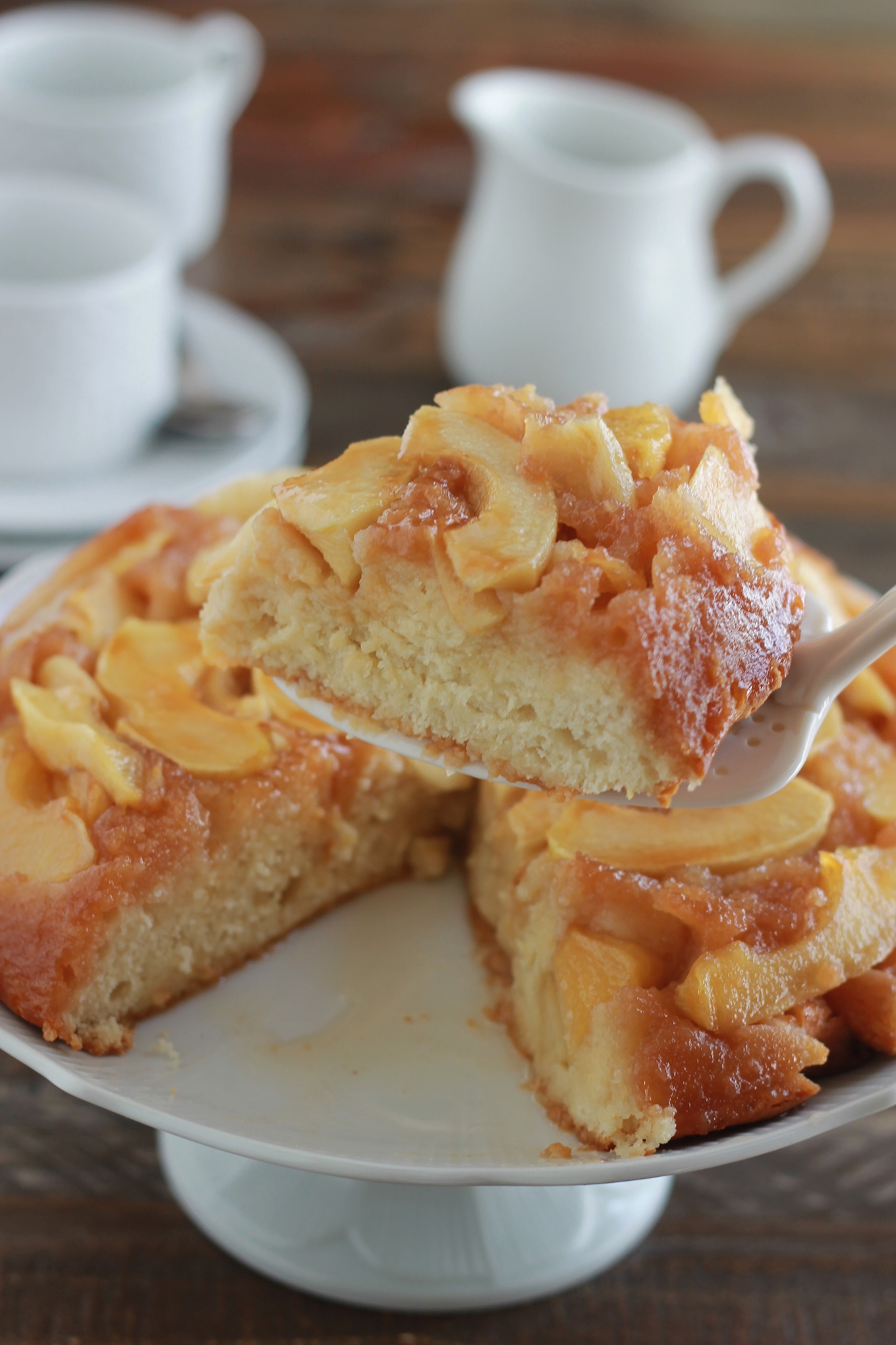 Gâteau au yaourt renversé aux pommes caramélisées - Cuisine Culinaire