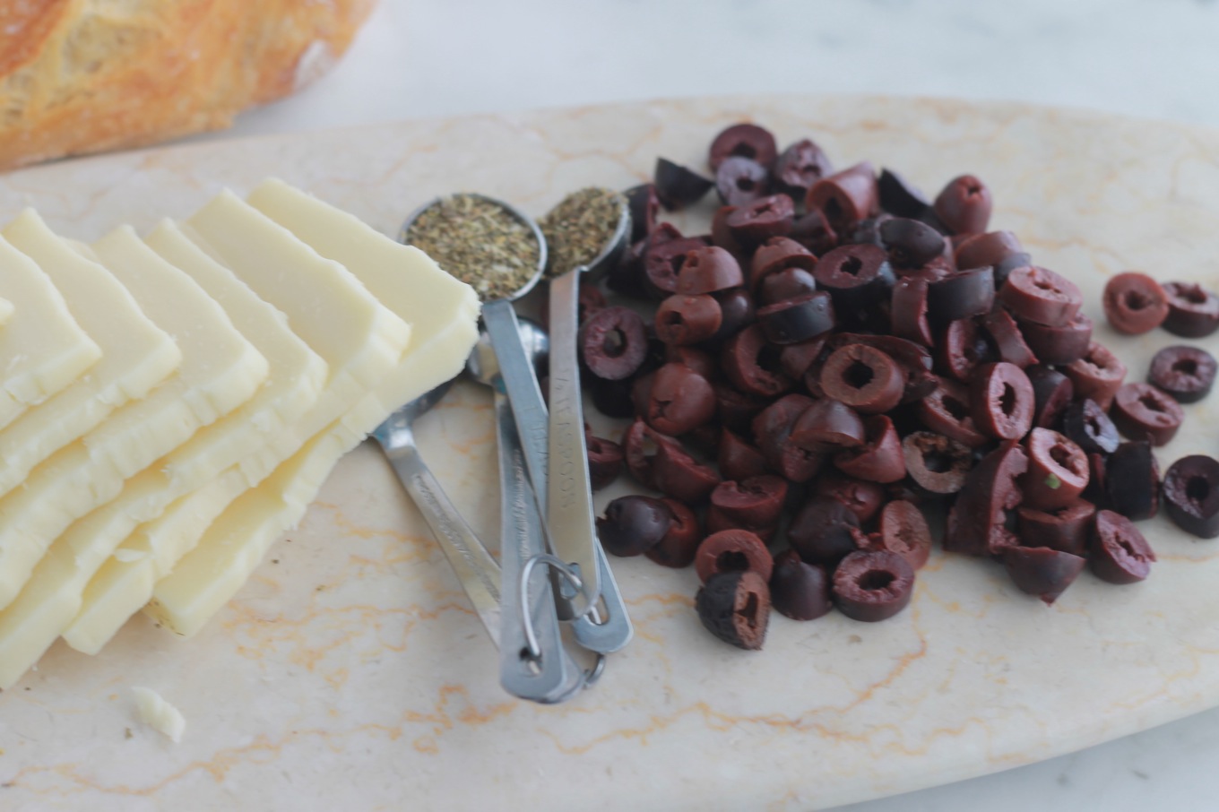 Pain mozzarella olives - les ingredients
