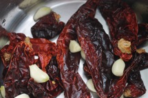 Puree de pommes de terre - Piments rouges secs et ail