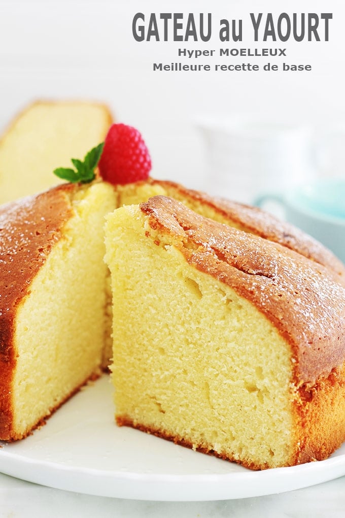 La recette du gâteau au yaourt classique, indémodable, sans beurre. Ce gâteau plaît aux petits et aux grands. Très facile à réaliser, hyper moelleux et peut se décliner de mille et une façons. En particulier, en ajoutant des fruits frais, surgelés ou secs. Les quantités des ingrédients sont faciles à mémoriser puisqu'on utilise le pot de yaourt comme mesure. Il est tellement simple que vous pouvez le réaliser avec votre enfant.