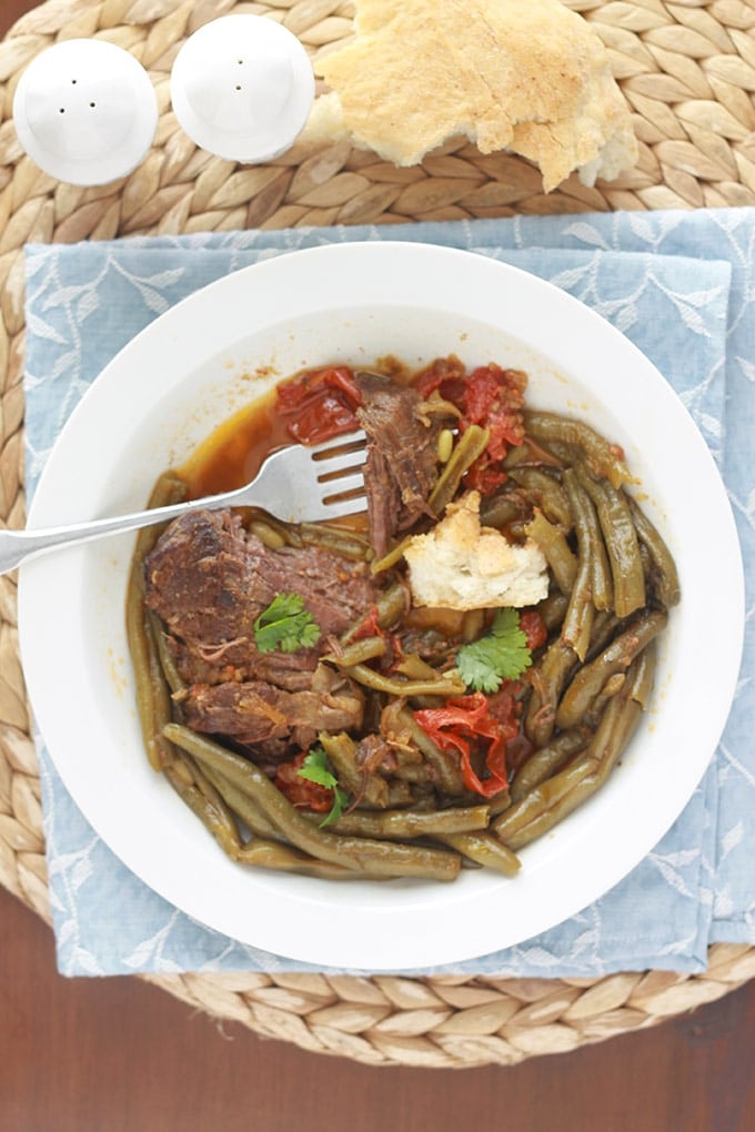 Tajine de viande aux haricots verts, un plat complet, simple mais tellement savoureux. Peut se faire avec des haricots frais, surgelés ou en conserves.