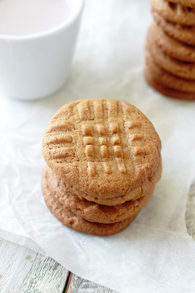 Cookies au beurre de cacahuètes moelleux sans gluten sans farine 3 ingredients beurre de cacahuetes ou beurre arachide cassonade oeuf facile rapide