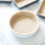 La recette de la pâte sablée sucrée de Pierre Hermé pour vos fonds de tartes. C'est une pâte friable facile à faire. Vous pouvez l'utiliser en particulier pour les tartes aux fruits mais aussi pour les biscuits sablés, les petits fours et les canapés.