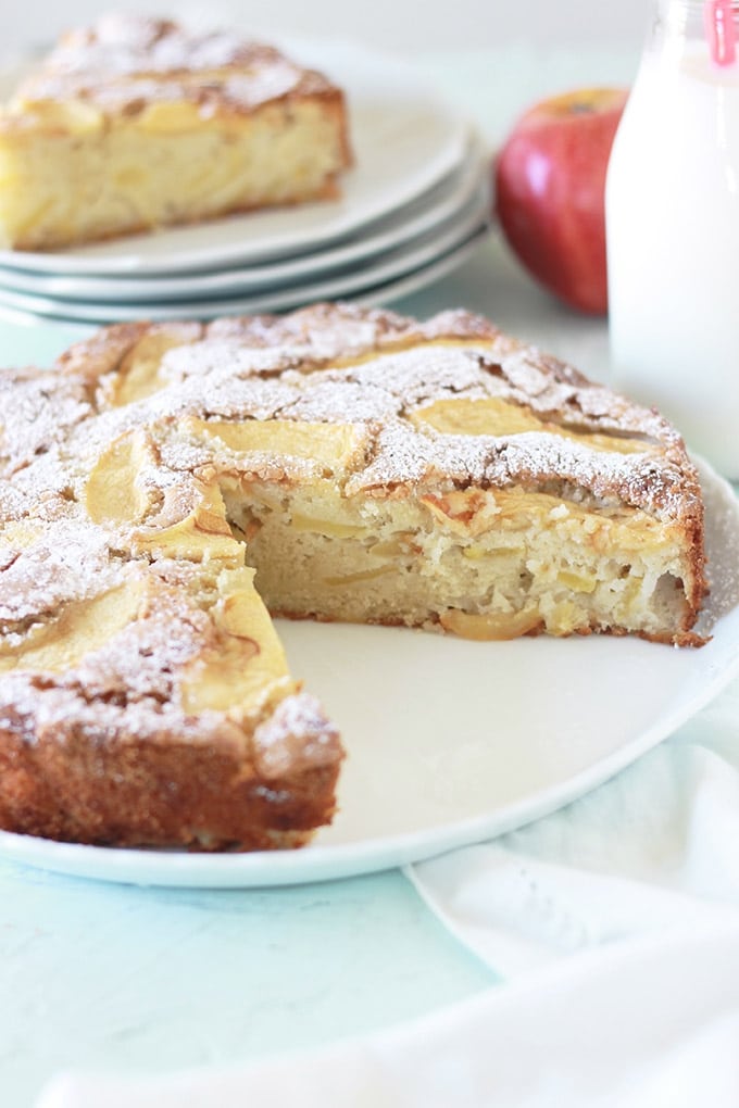 Excellent gâteau aux pommes moelleux. Recette très facile et rapide à faire. 