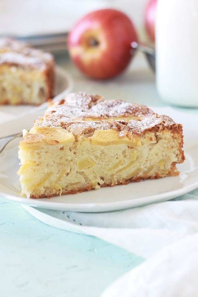 Excellent gâteau aux pommes moelleux. Recette très facile et rapide à faire. 