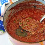 Sauce bolognaise dans une cocotte