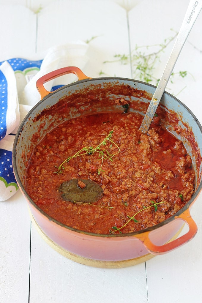 La sauce bolognaise maison, une recette facile et tellement savoureuse. Pour les pâtes (spaghetti et tagliatelles par ex.), les lasagnes, les cannellonni, les coquilles etc