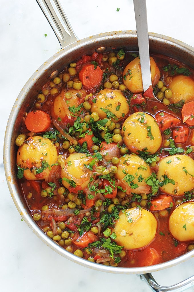 Petits Pois Carottes Et Pommes De Terre En Sauce Tomate Légumes Mijotés