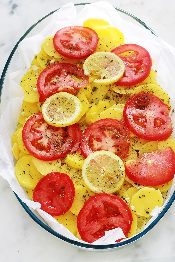 Pommes de terre tomates et citron au four.