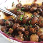 https://www.cuisineculinaire.com/champignons-rotis-ail-vinaigre-balsamique-recette/