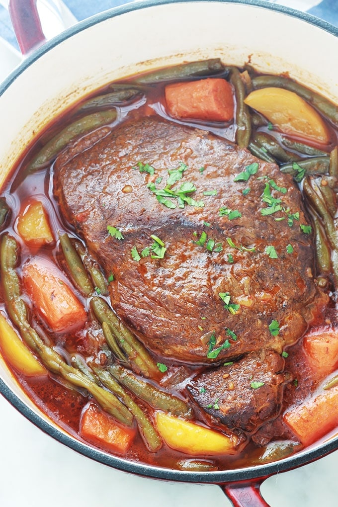 Roti De Boeuf Braise En Cocotte Avec Legumes Cuisine Culinaire