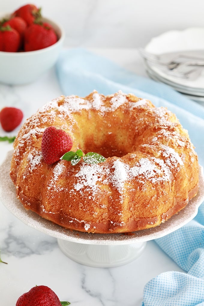 La recette du mouskoutchou (ou meskouta), simple, très moelleux avec une mie légère et aérée. Gâteau algérien économique et très facile à faire. Une base que vous pouvez décliner de mille et une façon.