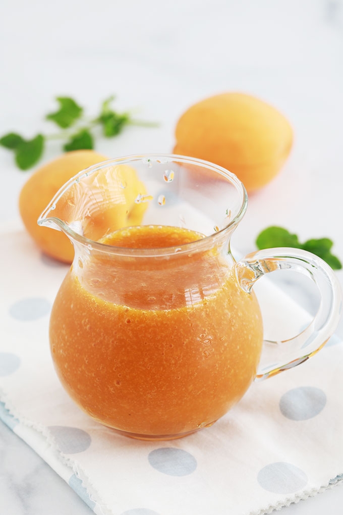 Recette du coulis d'abricots, simple et rapide. Abricots frais ou surgelés. Délicieux pour napper vos desserts : gâteaux, panna cotta, riz au lait, cheesecakes, yaourt, crêpes et pancakes, ,,,