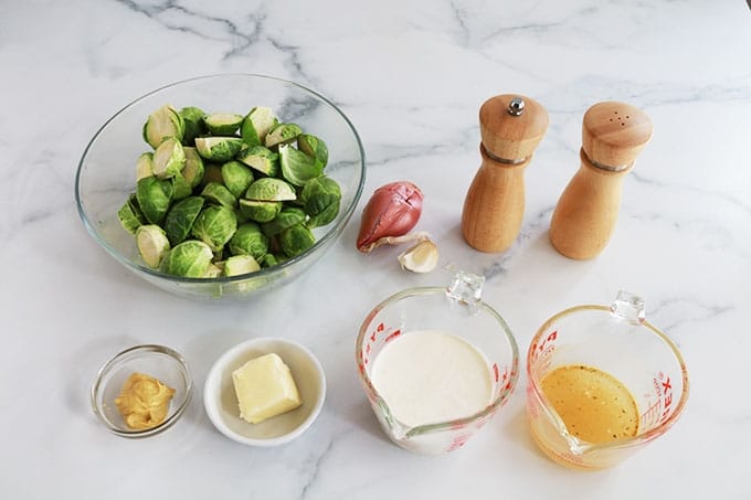 Ingredients de la recette des choux de bruxelles a la moutarde et creme