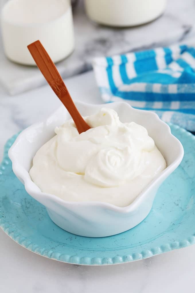 Creme fraiche epaisse maison recette facile 2 ingredients creme liquide entiere babeurre ou yaourt