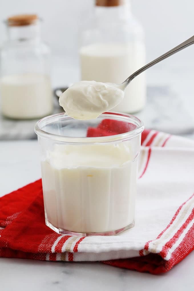 Creme fraiche epaisse faite maison dans un verre