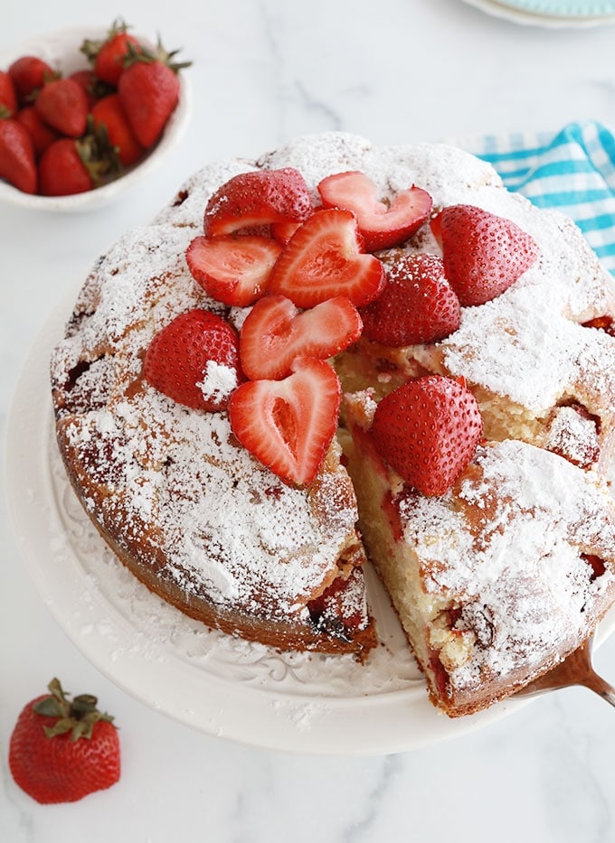 Gateau au yaourt aux fraises hyper moelleux recette facile