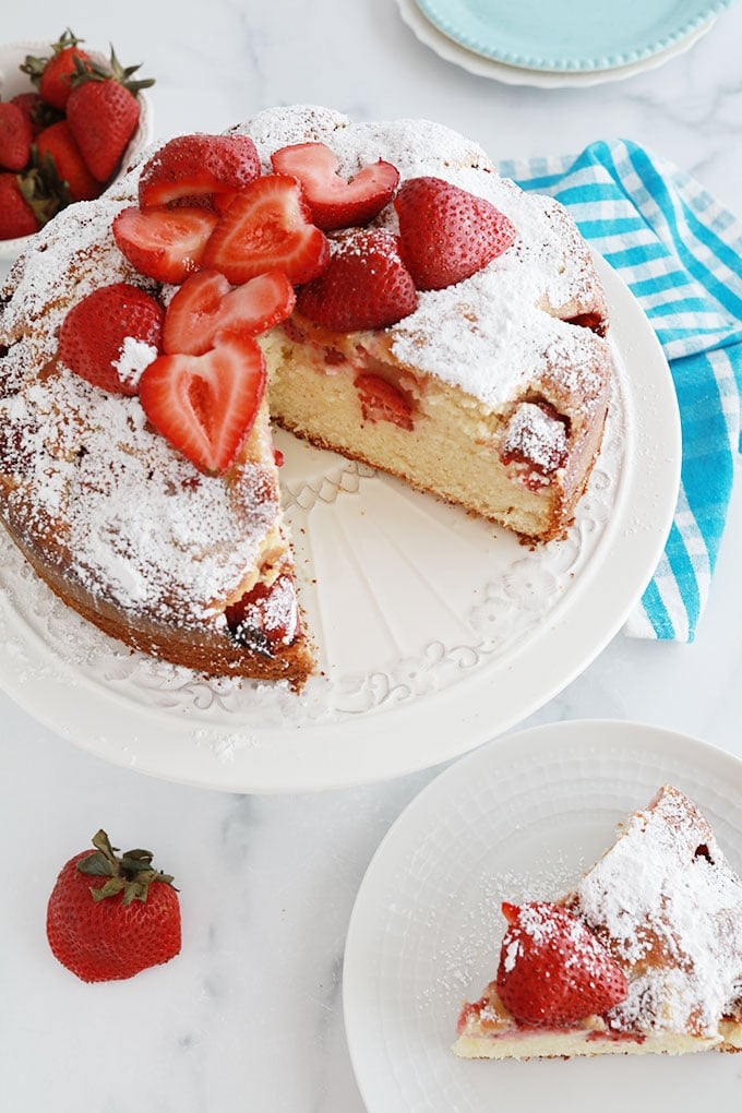 Gateau au yaourt aux fraises hyper moelleux recette facile